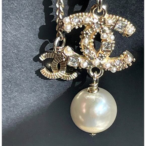 CHANEL Pearl, Strass Crystal CC Pendant Necklace | C22V C22C France Rare Limited - Picture 10 of 14
